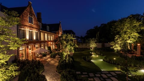 Property building, Garden view