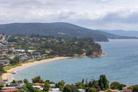 Day, Natural landscape, Beach, Mountain view, Sea view
