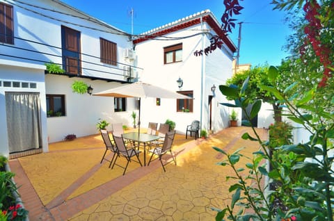 Patio, Inner courtyard view