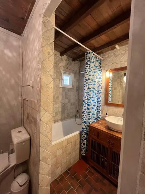 Shower, Toilet, Bathroom, Bath