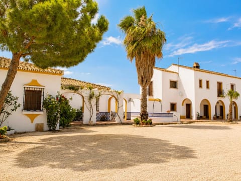 Property building, Garden, Balcony/Terrace
