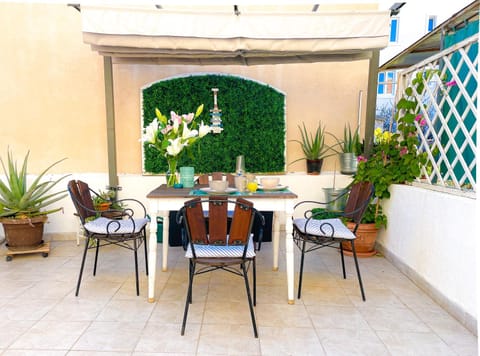 Balcony/Terrace, Dining area