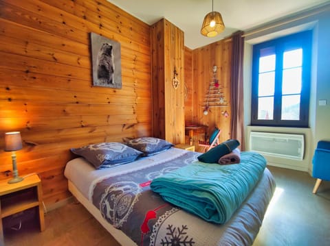 Restaurant/places to eat, Bed, Photo of the whole room, Bedroom, Mountain view, Breakfast, towels