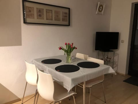 TV and multimedia, Living room, Dining area