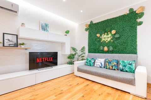 Urban Jungle Santa Rita Family Home Apartment in Turin