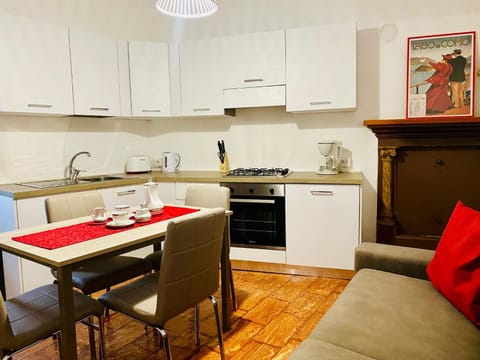 Kitchen or kitchenette, Dining area, dishwasher, pet friendly