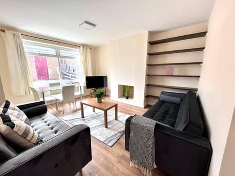 Central 4 bedroom house with Driveway House in Newcastle upon Tyne