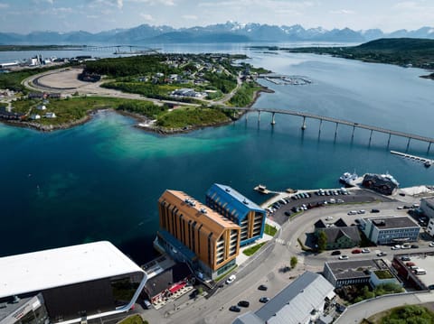 Property building, Bird's eye view, Location