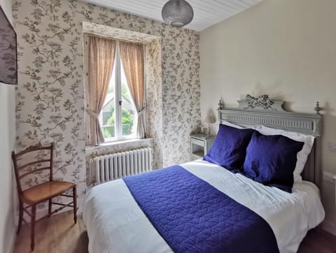 ‘Les Portes Bleues’ Chambres d’hôtes Bed and Breakfast in Brittany