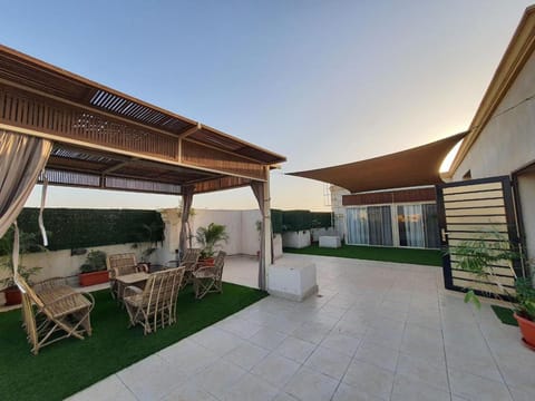 Property building, Patio, Day, Garden, View (from property/room), Balcony/Terrace