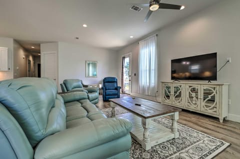 Spacious Gulfport Home - Walk to Beach! House in Gulfport
