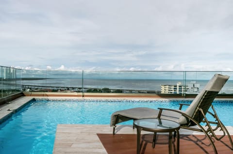 View (from property/room), Balcony/Terrace, Pool view, Sea view, Swimming pool, sunbed
