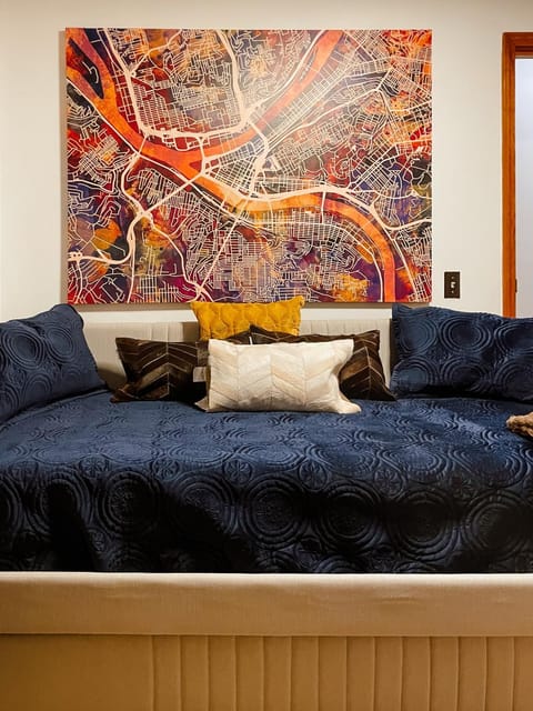 Pittsburgh's South Side 3BD 2 miles to PNC park House in Pittsburgh