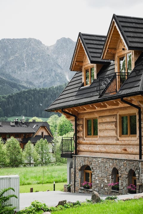 Property building, Spring, Day, Natural landscape, Mountain view