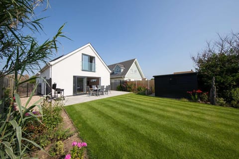 Property building, Garden, Garden view