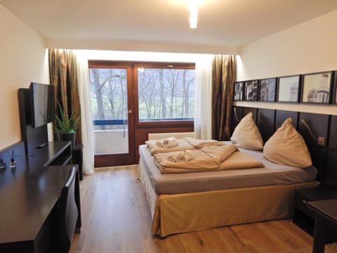 TV and multimedia, Living room, Bedroom