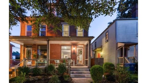 Housepitality - Harrison Mansion - Great Location House in Ohio