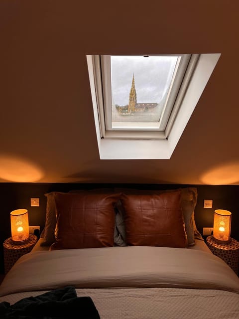 Bedroom, Landmark view