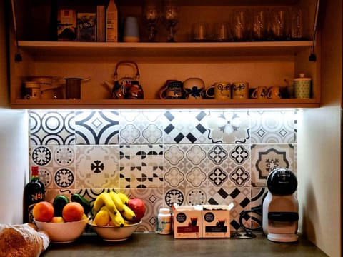 Coffee/tea facilities, Kitchen or kitchenette, Food and drinks, Food
