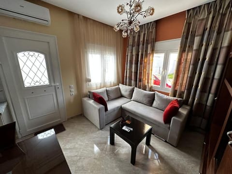 Demi's House Apartment in Volos