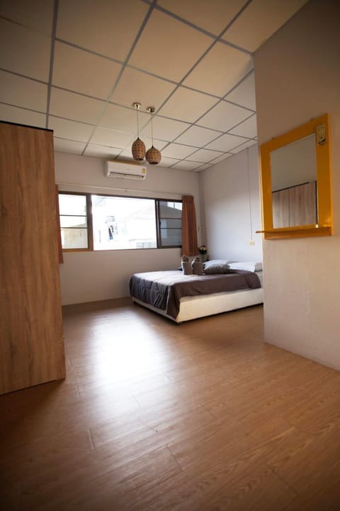 View (from property/room), Photo of the whole room, Bedroom