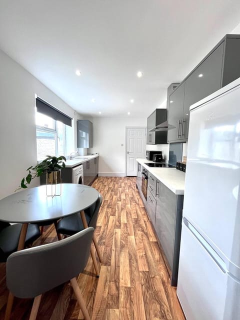 Outdoor Patio, Near Stadium Of Light, Refurbished Apartment hotel in Sunderland