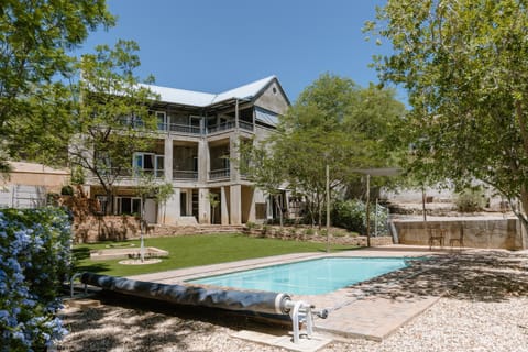 Property building, Garden, Garden view, Swimming pool