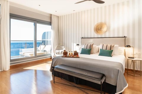 Bed, Photo of the whole room, Bedroom, Sea view
