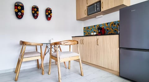 Dining area, minibar, stove
