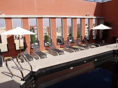 Swimming pool, Swimming pool
