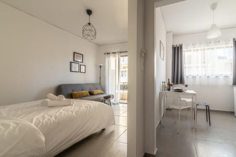 Bed, Living room, Photo of the whole room, Seating area, Bedroom, kitchen