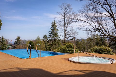 Hot Tub, Swimming pool, Swimming pool