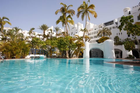 Property building, Day, View (from property/room), Pool view, Swimming pool, Swimming pool