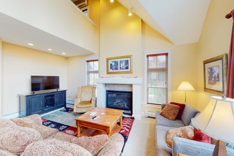 Castle Hill Condos O2 Apartment in Proctorsville