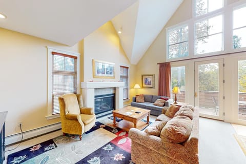 Castle Hill Condos O2 Apartment in Proctorsville