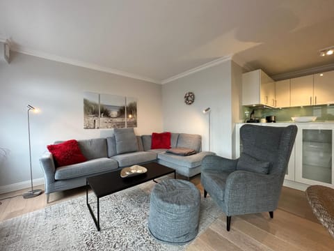 Kitchen or kitchenette, Living room