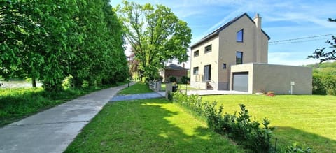 Property building, Natural landscape, Garden view, Street view