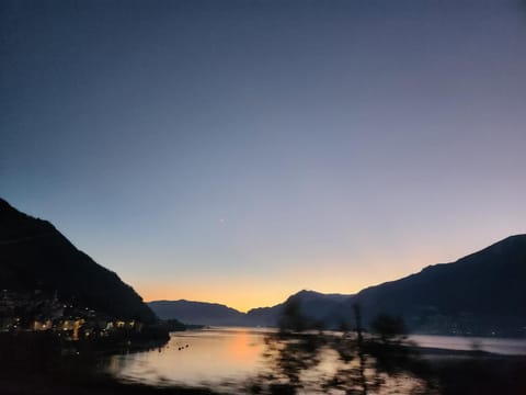 Appartamento L'ulivo 5 chilometri da Varenna vista lago in via privata Apartment in Lierna