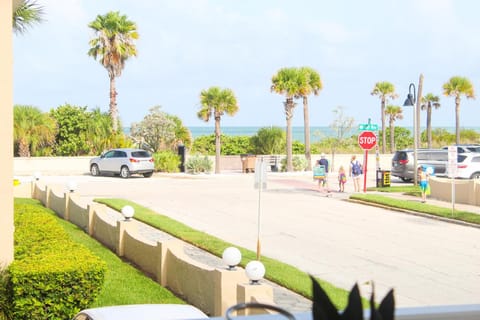 Pass-A-Grille Key West Style Compound Pool BBQ House in Tierra Verde