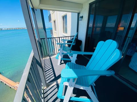 Bahia Del Mar Isla Del Sol Tierra Verde Waterfront Pool 2-2 House in Isla del Sol