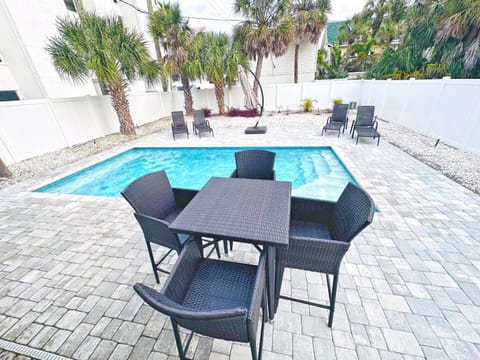 Pass-A-Grille St Pete Beach 3-2 WiFi Parking House in Tierra Verde