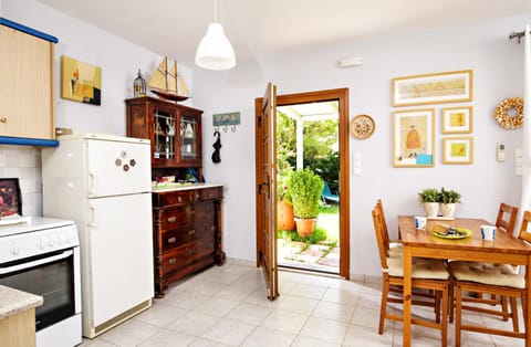 Kitchen or kitchenette, pet friendly