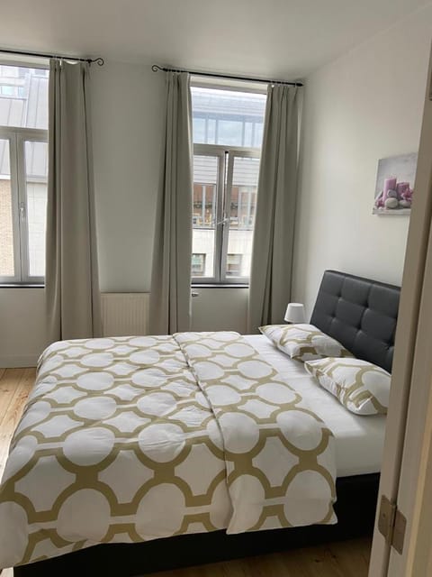 Modern Apartment Third Floor Apartment in Saint-Gilles