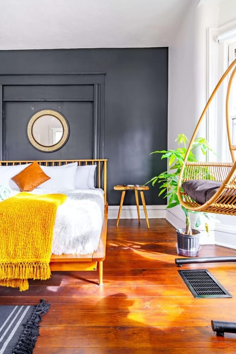 Property building, Bed, Photo of the whole room, Bedroom