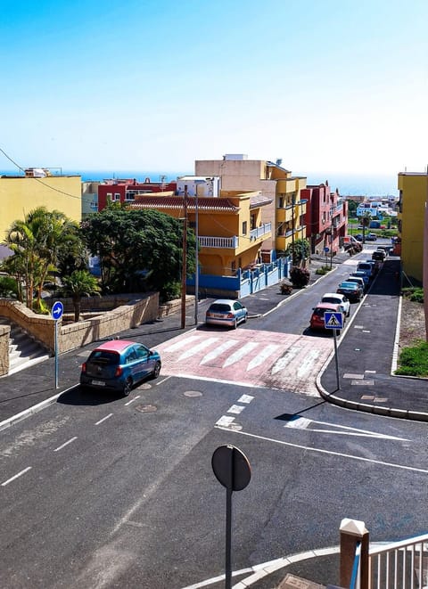 Sea view, Street view
