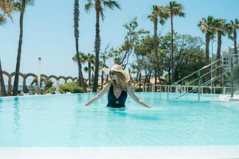 Day, People, Natural landscape, Guests, Pool view, Swimming pool, group of guests