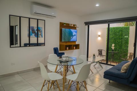 TV and multimedia, Living room, Dining area, air conditioner