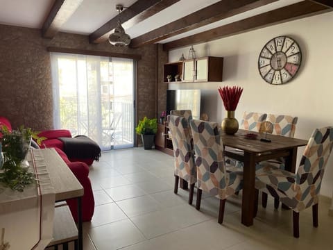 Communal lounge/ TV room, Living room, Dining area