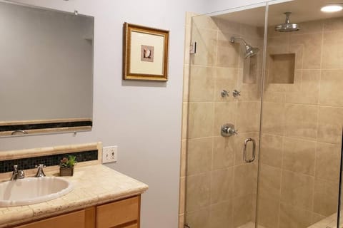 Cozy Home for Family & Friends Gathering House in Beaverton