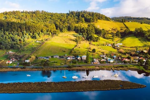 Convent Franklin - Alice Catherine Unit Apartment in Tasmania